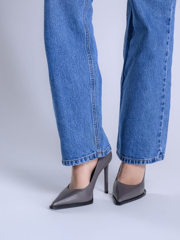 Stileto J028