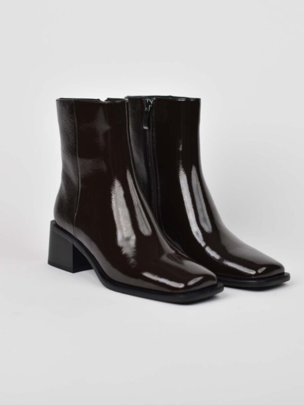 Brown Divina Z-064-2