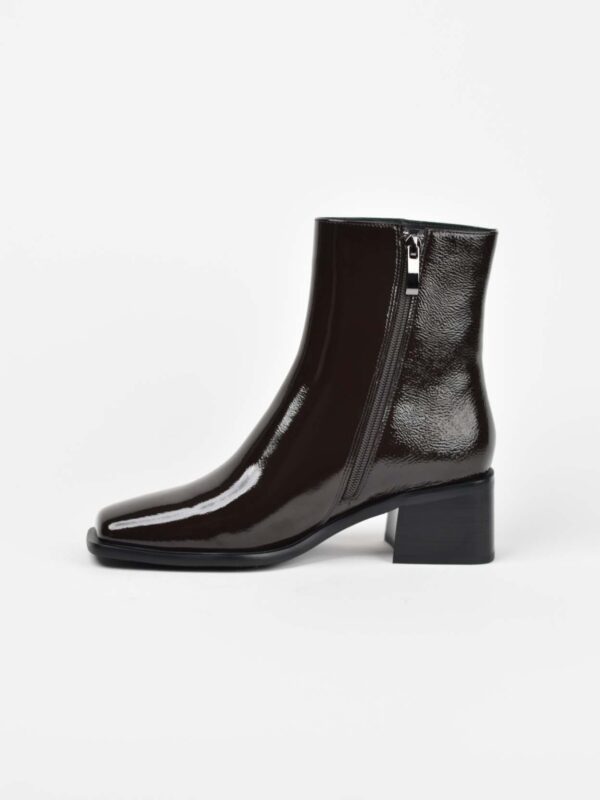 Brown Divina Z-064-2