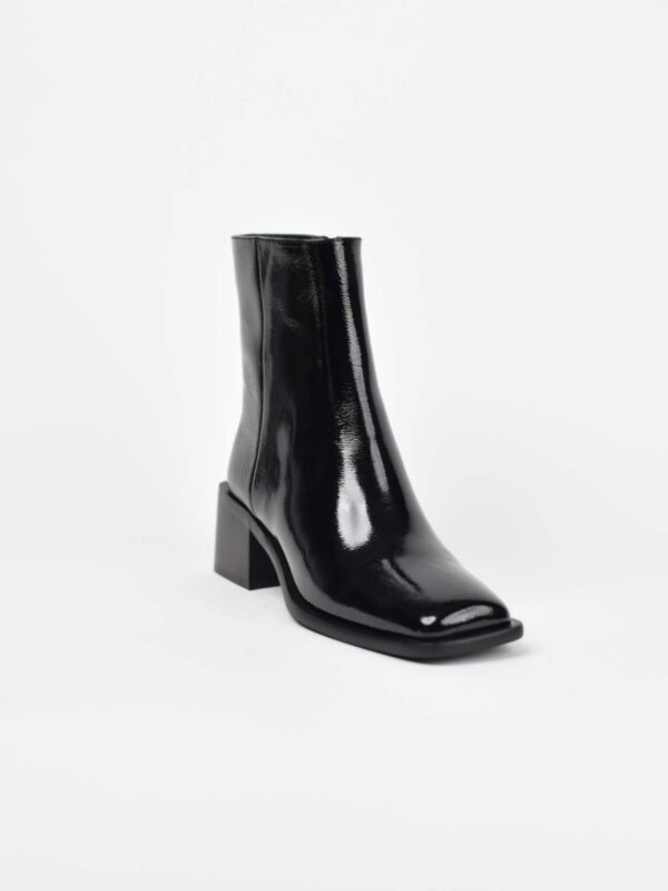 Black Divina Z-064-1