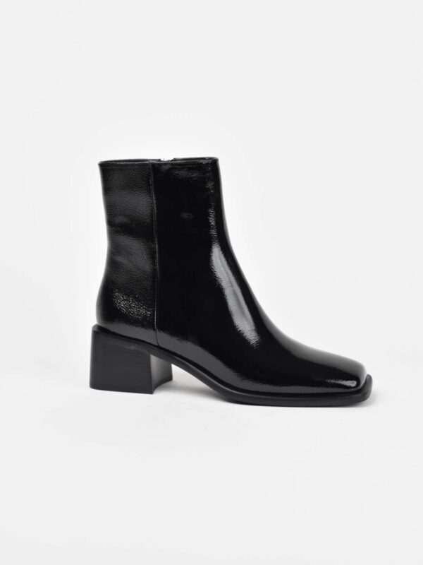 Black Divina Z-064-1