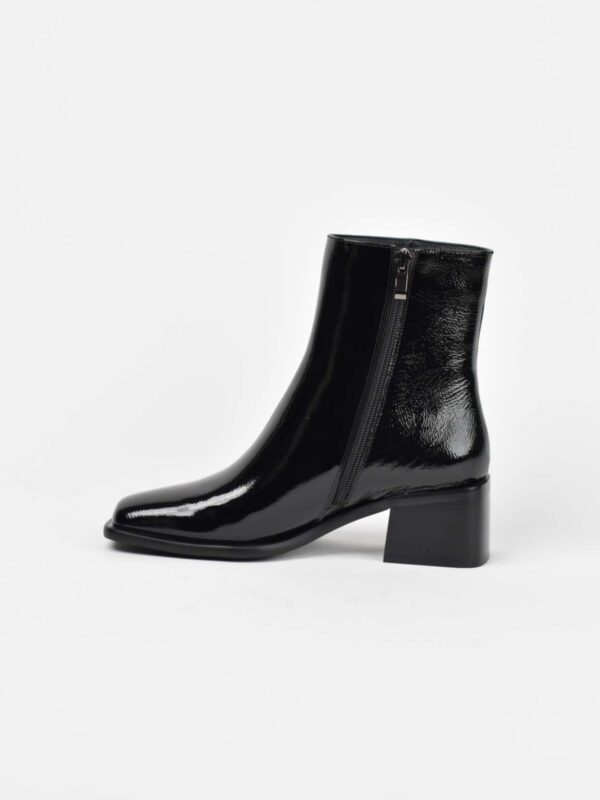 Black Divina Z-064-1