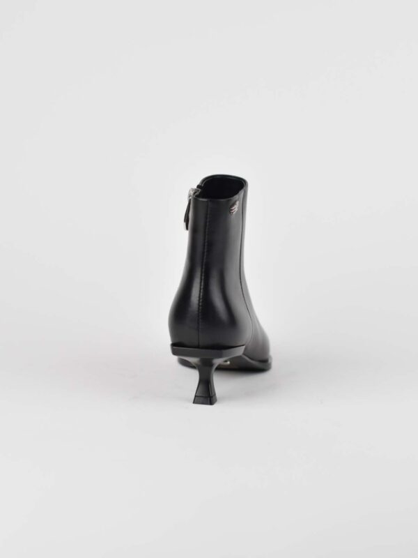 Valentina Black  Z-046