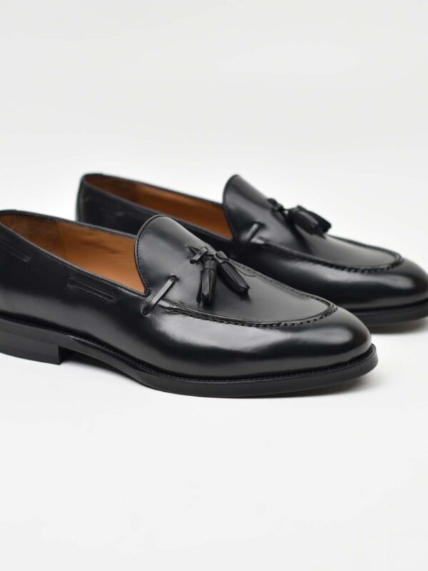 Tassel Loafer – Black Leather 40-03Z