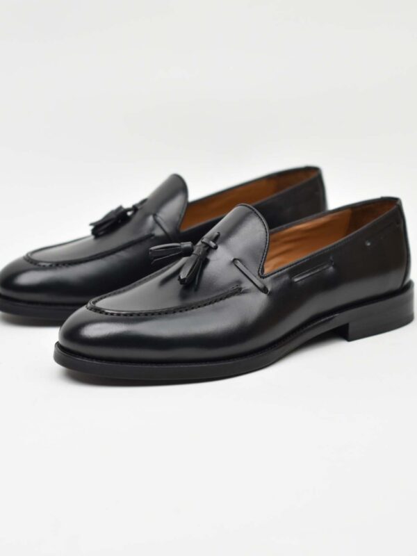 Tassel Loafer – Black Leather 40-03Z