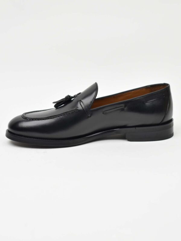 Tassel Loafer – Black Leather 40-03Z
